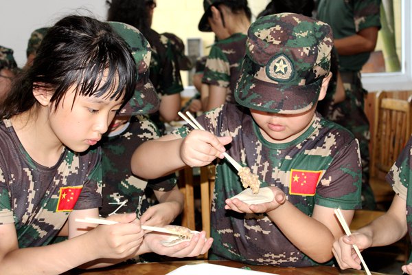 南部夏令营：包饺子活动