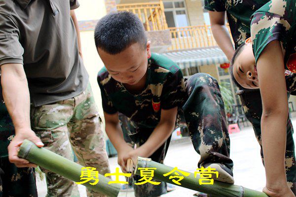 成華近郊的陽光心態夏令營怎么收費勇士軍事夏令營