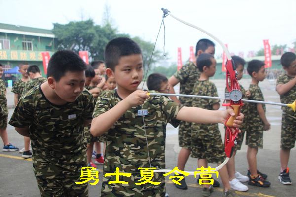 都江堰排名前三的中小学生军事贵不贵勇士军事夏令营