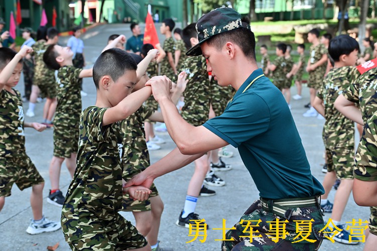 仪陇夏令营：军体拳教学